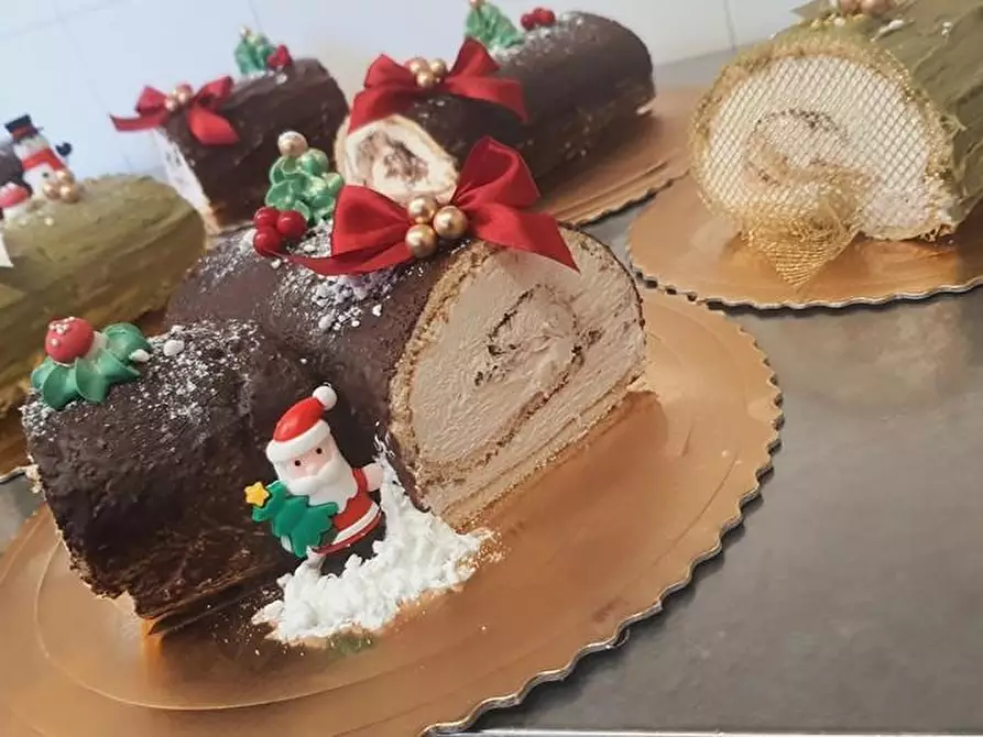 Immagine 12 di Attività commerciale in vendita  a Massarosa