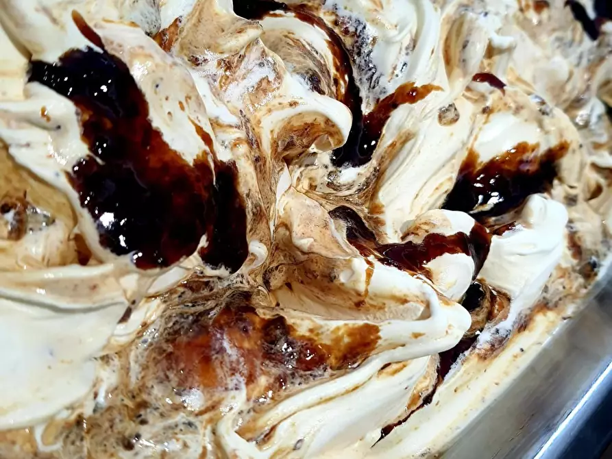 Immagine 3 di Attività commerciale in vendita  a Massarosa