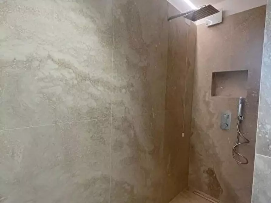 Immagine 50 di Villa in vendita  a Pietrasanta