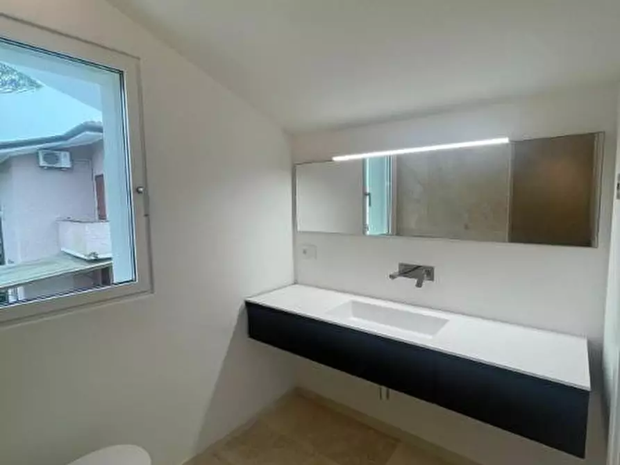 Immagine 55 di Villa in vendita  a Pietrasanta