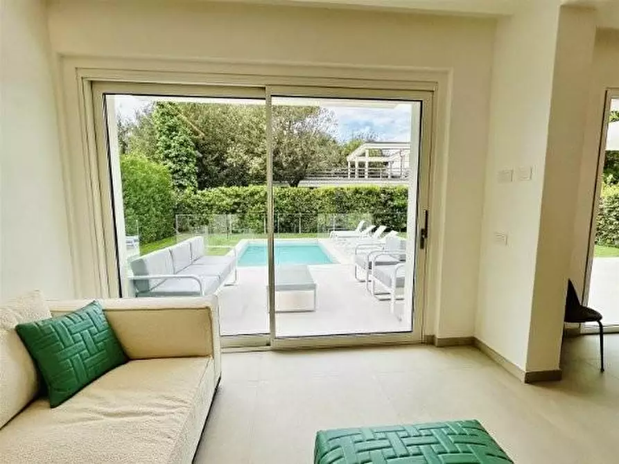 Immagine 13 di Villa in vendita  a Pietrasanta