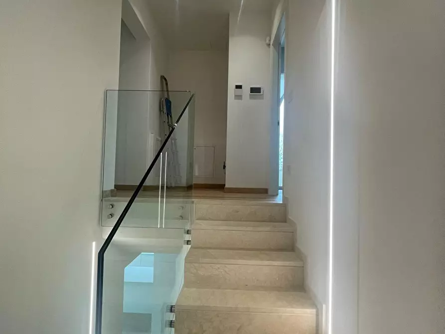 Immagine 21 di Villa in vendita  a Pietrasanta