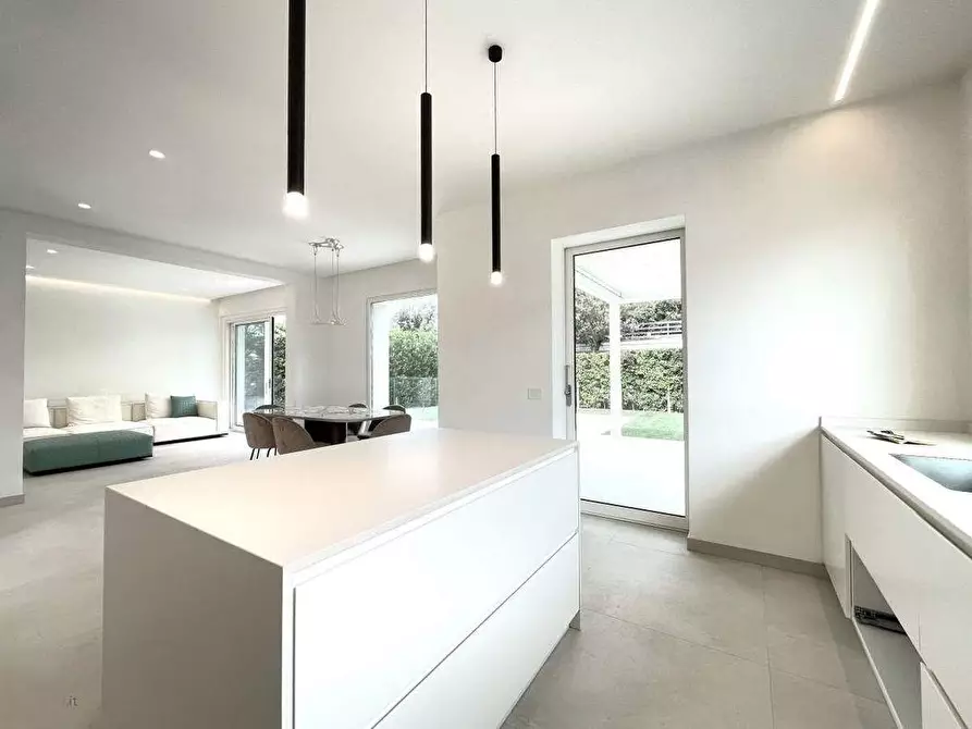 Immagine 25 di Villa in vendita  a Pietrasanta