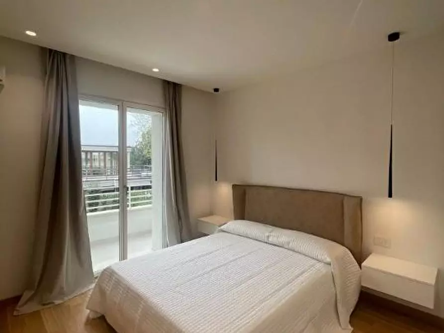 Immagine 37 di Villa in vendita  a Pietrasanta