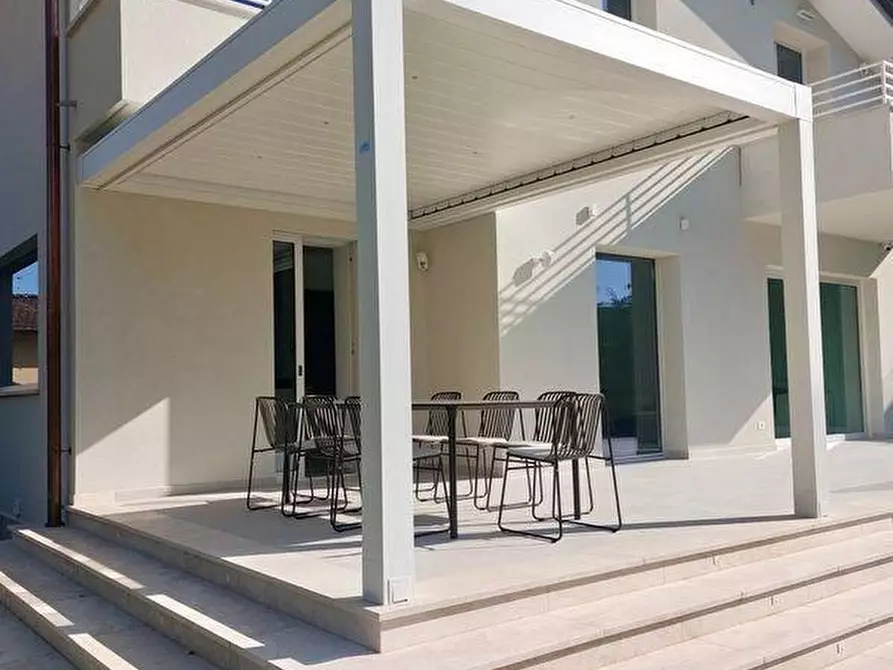 Immagine 4 di Villa in vendita  a Pietrasanta