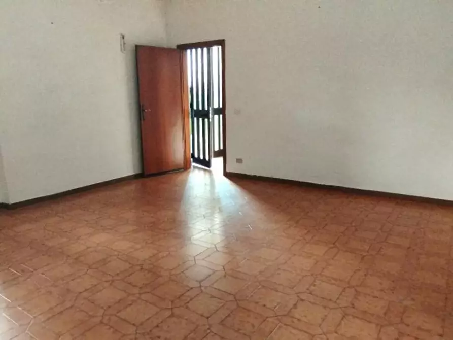 Immagine 13 di Casa semindipendente in vendita  a Massa