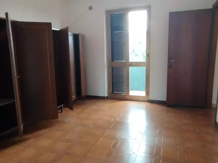 Immagine 18 di Casa semindipendente in vendita  a Massa