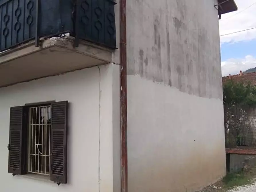 Immagine 2 di Casa semindipendente in vendita  a Massa