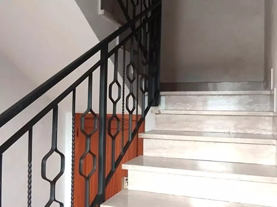 Immagine 11 di Casa semindipendente in vendita  a Massa