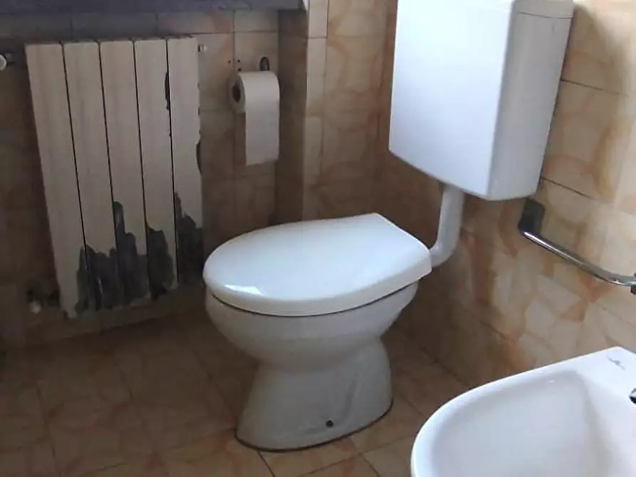 Immagine 22 di Casa semindipendente in vendita  a Massa