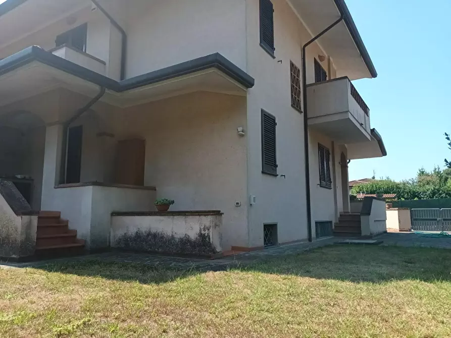 Immagine 50 di Casa bifamiliare in vendita  a Camaiore