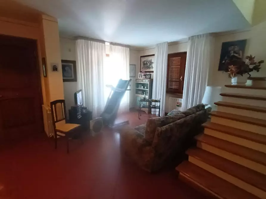 Immagine 40 di Casa bifamiliare in vendita  a Camaiore