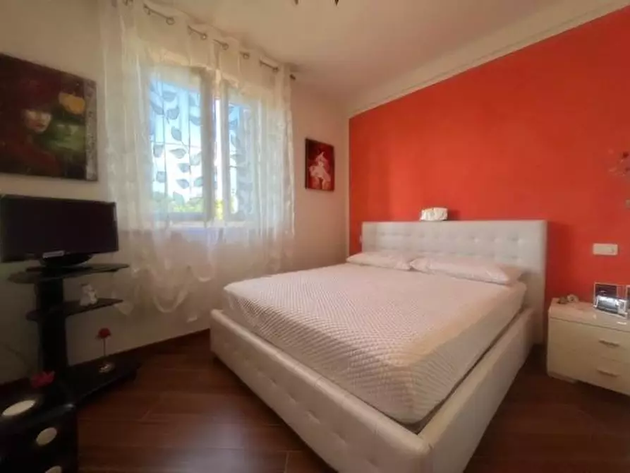 Immagine 40 di Casa trifamiliare in vendita  a Camaiore