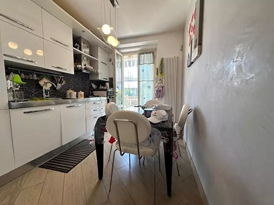 Immagine 11 di Casa trifamiliare in vendita  a Camaiore