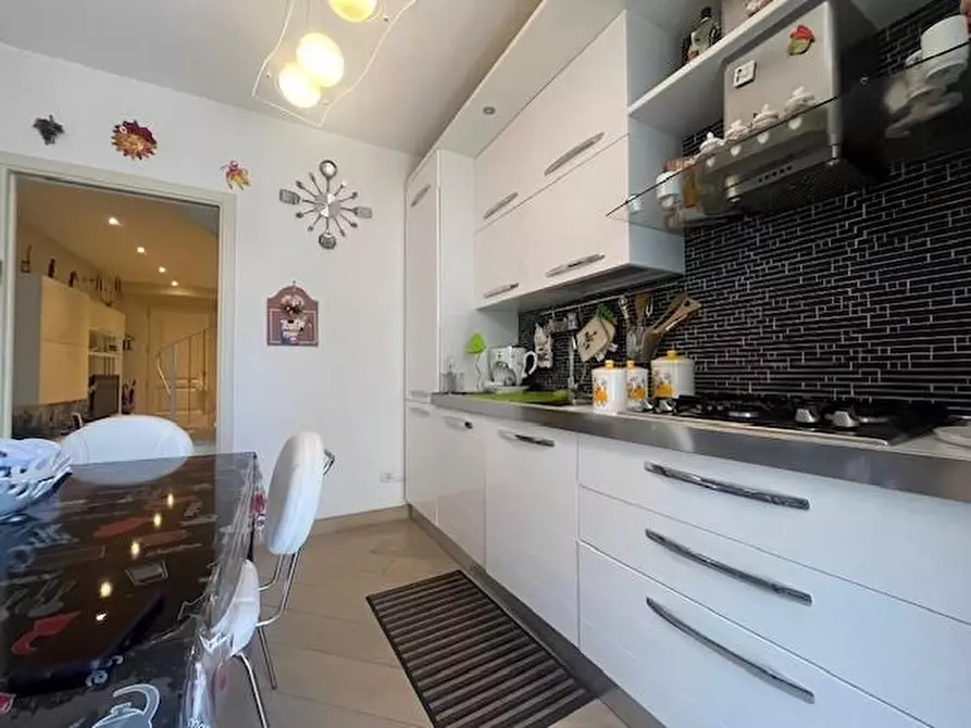 Immagine 31 di Casa trifamiliare in vendita  a Camaiore