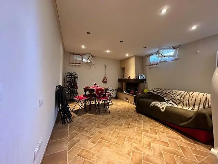 Immagine 27 di Casa trifamiliare in vendita  a Camaiore