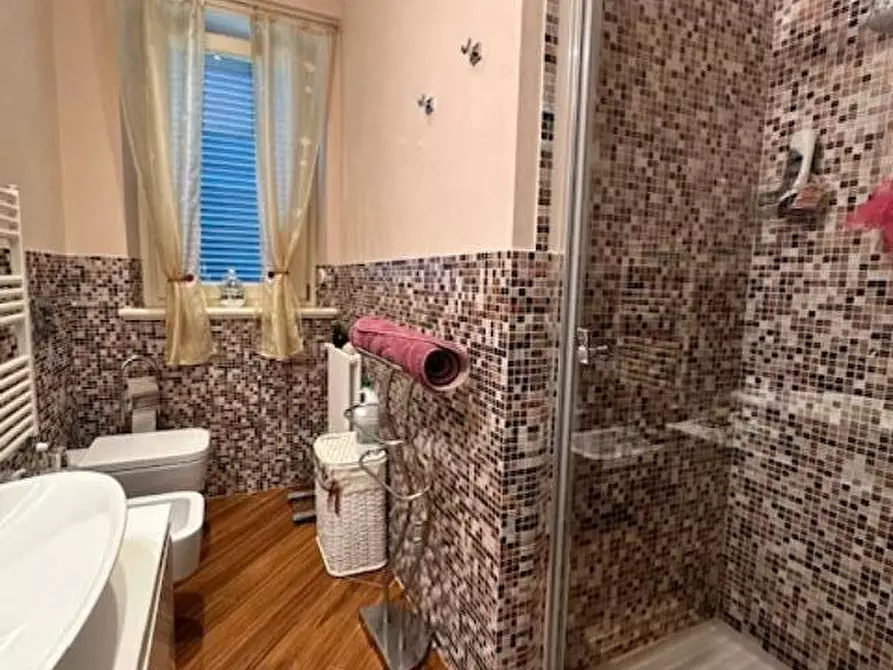 Immagine 33 di Casa trifamiliare in vendita  a Camaiore