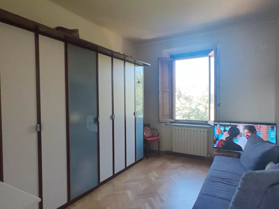 Immagine 12 di Appartamento in vendita  a Lucca