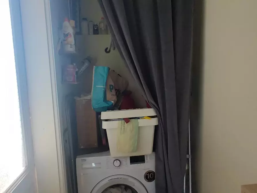 Immagine 6 di Appartamento in vendita  a Lucca