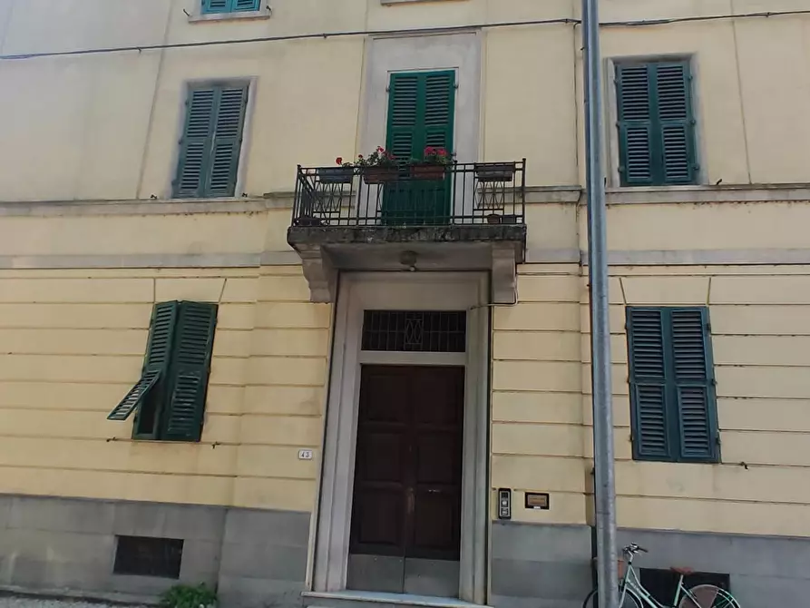 Immagine 19 di Appartamento in vendita  a Lucca