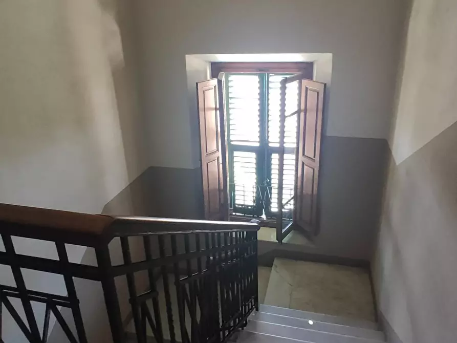 Immagine 17 di Appartamento in vendita  a Lucca