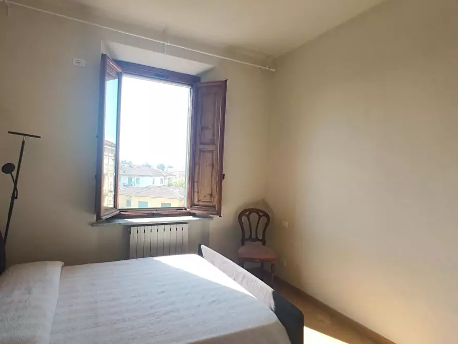 Immagine 10 di Appartamento in vendita  a Lucca