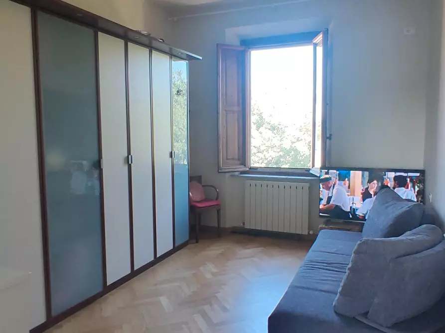 Immagine 13 di Appartamento in vendita  a Lucca