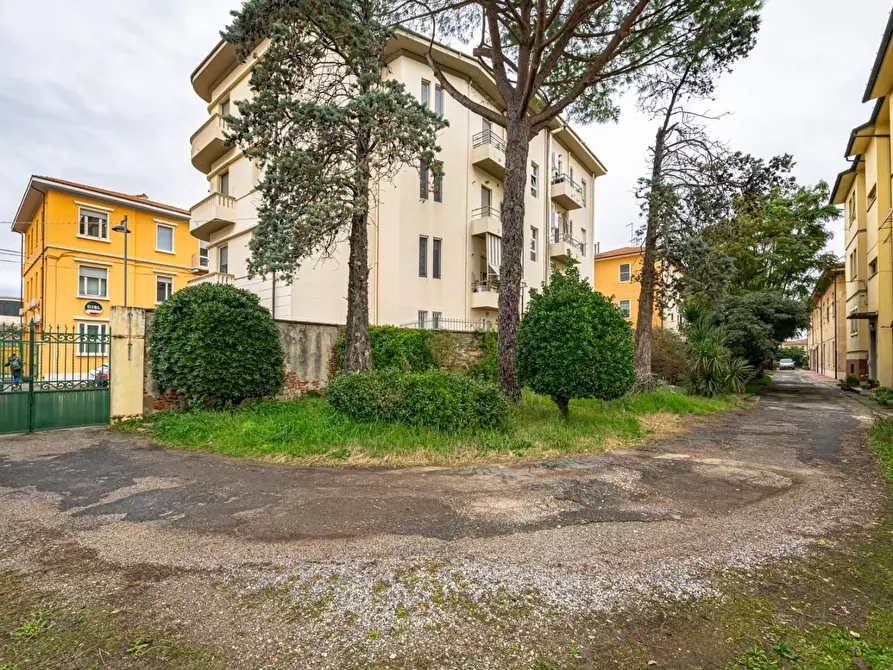 Immagine 25 di Appartamento in vendita  a Pisa