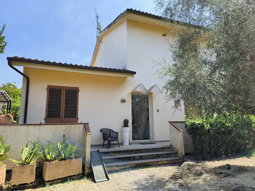 Immagine 22 di Villa in vendita  a Castelfiorentino