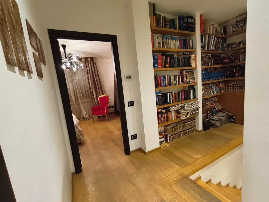 Immagine 12 di Villa in vendita  a Castelfiorentino