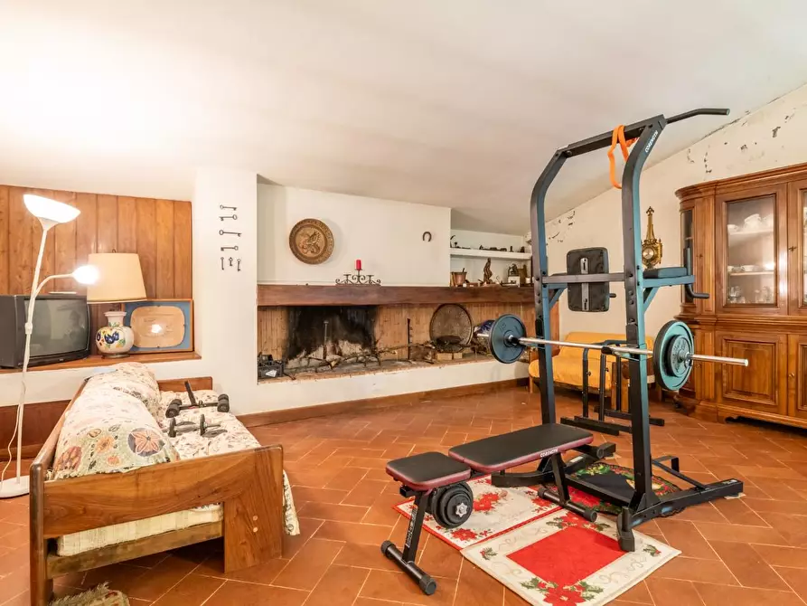 Immagine 30 di Villa in vendita  a Vicopisano