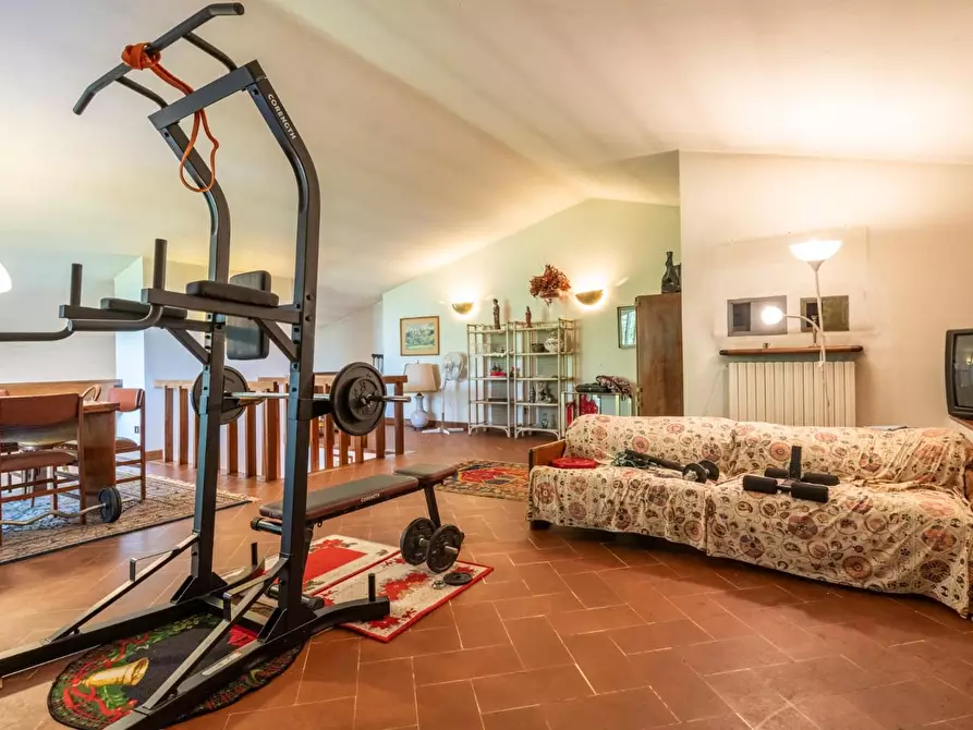 Immagine 37 di Villa in vendita  a Vicopisano