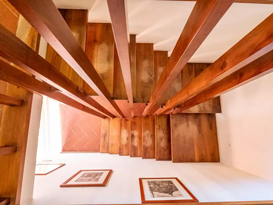 Immagine 34 di Villa in vendita  a Vicopisano