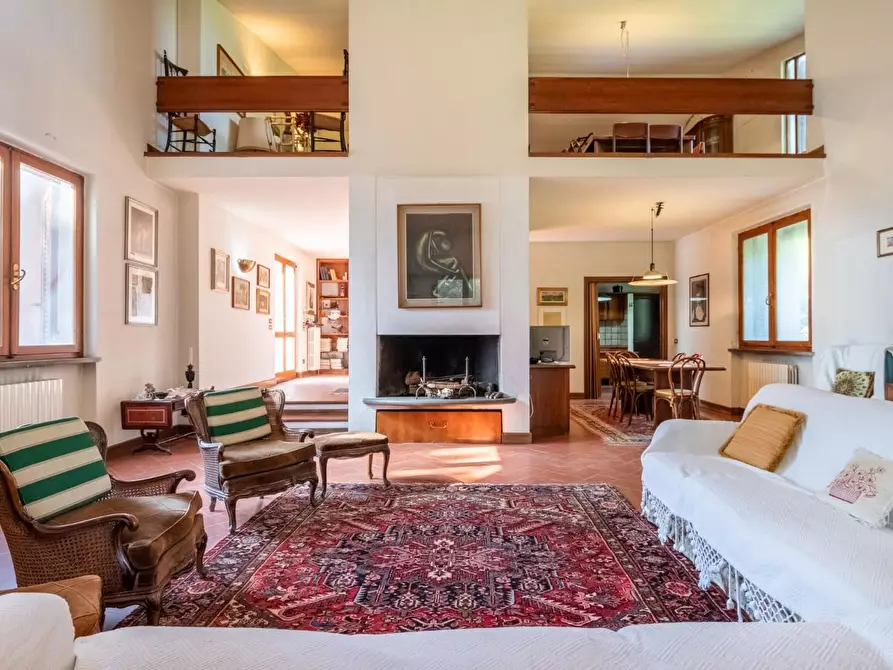 Immagine 1 di Villa in vendita  a Vicopisano