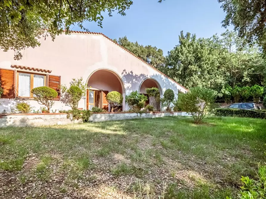 Immagine 41 di Villa in vendita  a Vicopisano