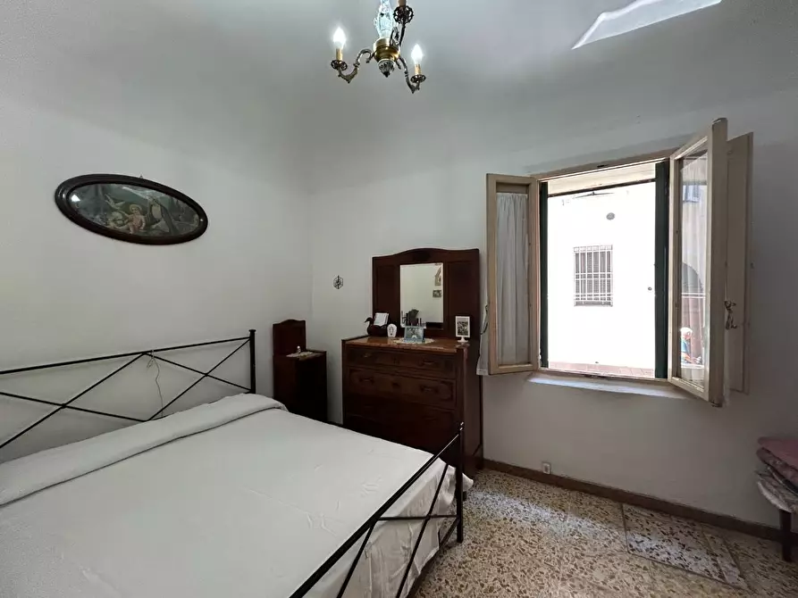 Immagine 11 di Appartamento in vendita  a Siena