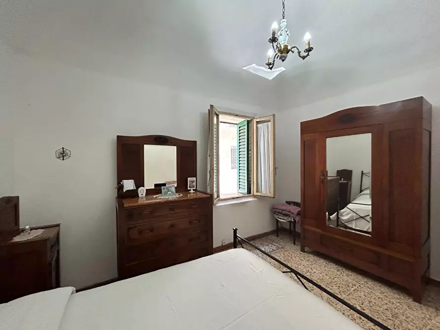 Immagine 12 di Appartamento in vendita  a Siena