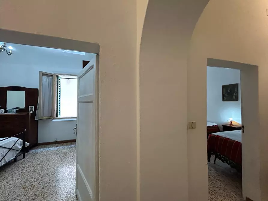 Immagine 16 di Appartamento in vendita  a Siena