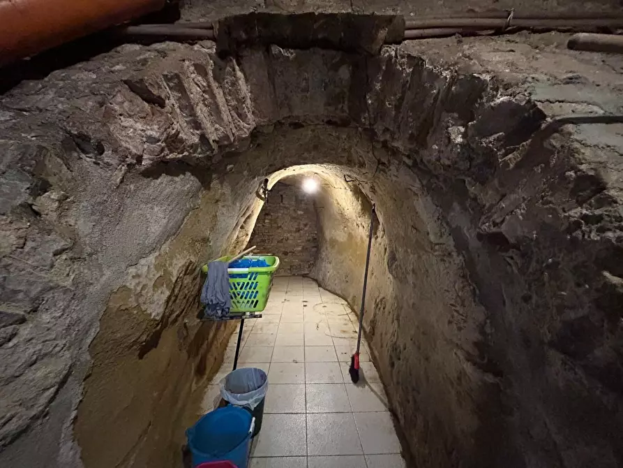 Immagine 19 di Appartamento in vendita  a Siena