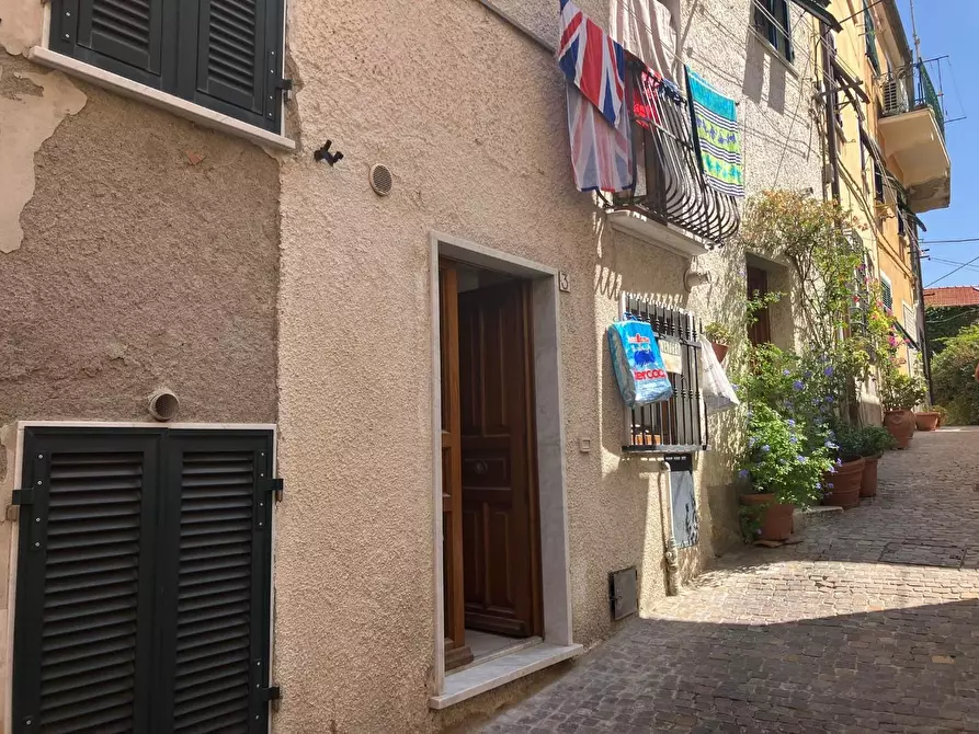 Immagine 21 di Terratetto in vendita  a Castelnuovo Magra