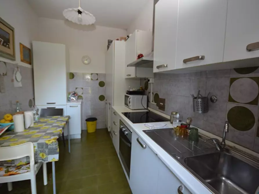 Immagine 8 di Villetta a schiera in vendita  a Massa