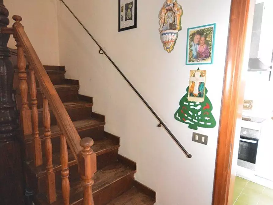 Immagine 9 di Villetta a schiera in vendita  a Massa