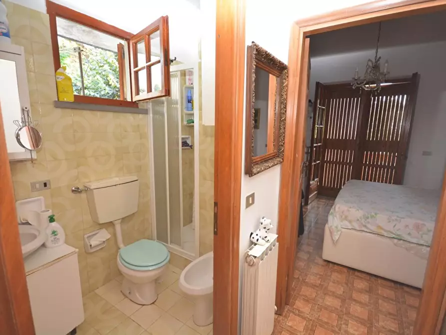 Immagine 19 di Villetta a schiera in vendita  a Massa