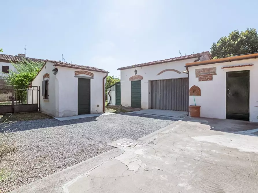 Immagine 11 di Villetta a schiera in vendita  a Cascina