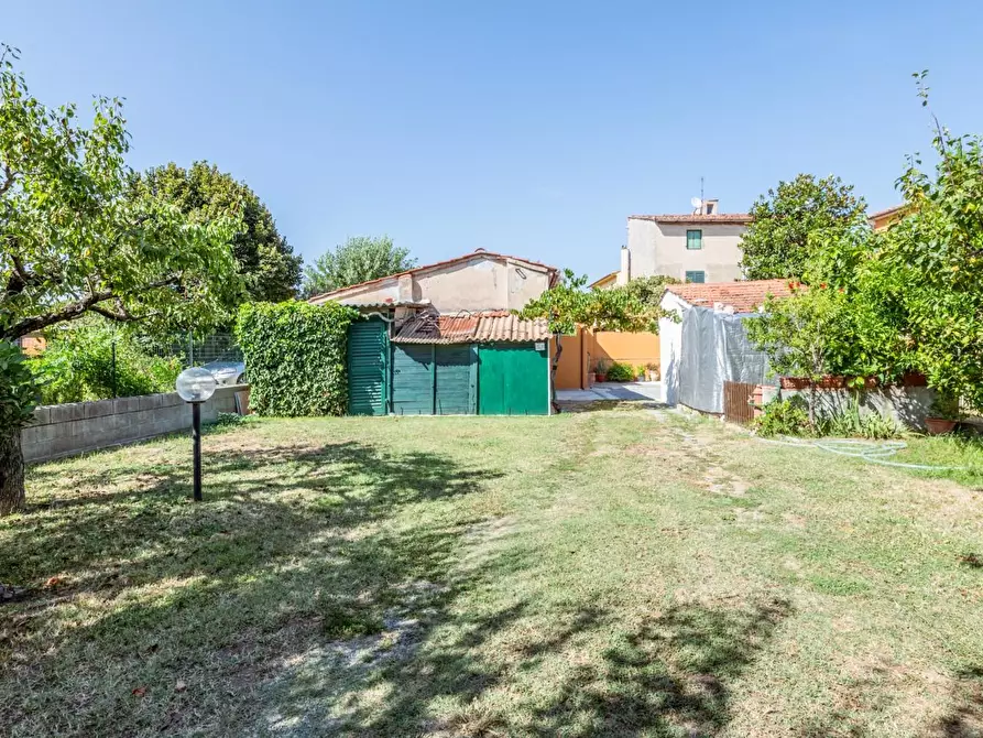 Immagine 19 di Villetta a schiera in vendita  a Cascina