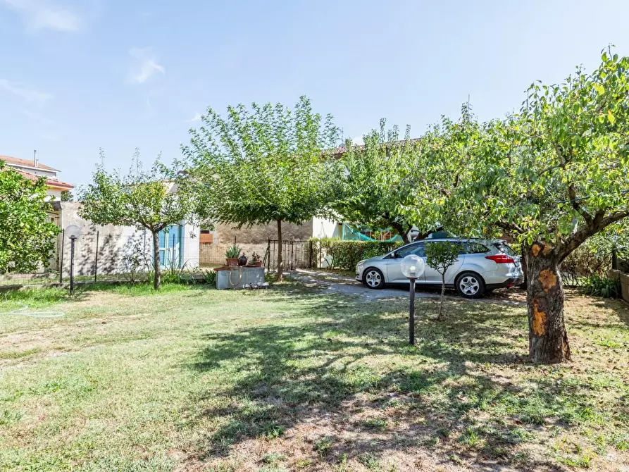 Immagine 18 di Villetta a schiera in vendita  a Cascina