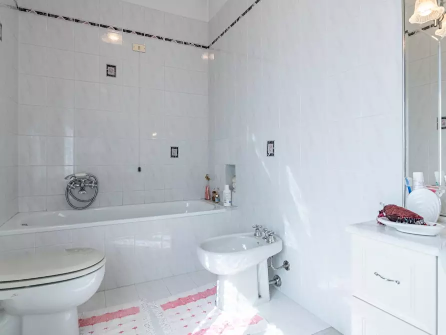 Immagine 44 di Villetta a schiera in vendita  a Cascina