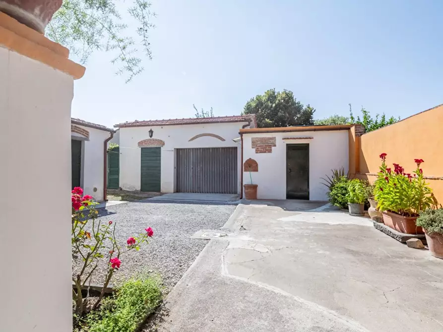 Immagine 10 di Villetta a schiera in vendita  a Cascina