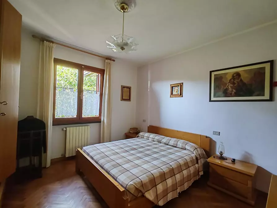 Immagine 23 di Casa bifamiliare in vendita  a Massa