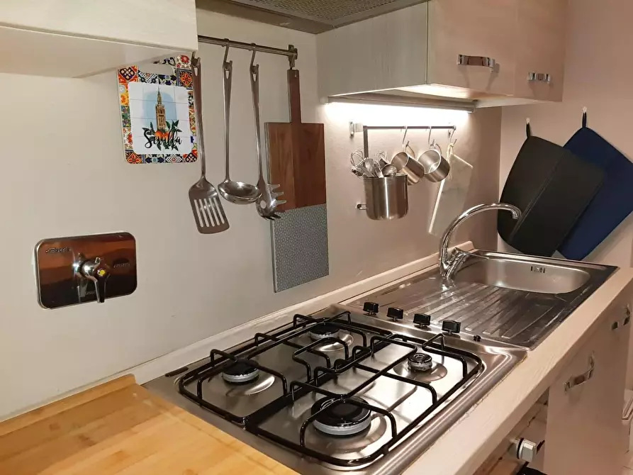 Immagine 2 di Appartamento in vendita  a Ortonovo